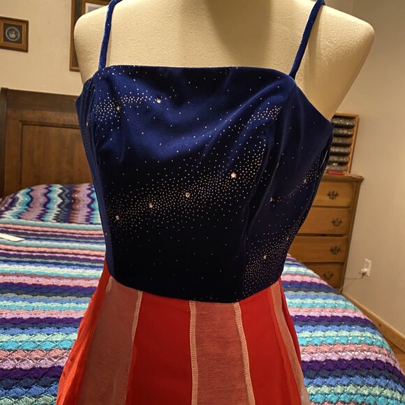 #26-27) Evening Gown: Star Spangled Elegance - Picture 4 of 6